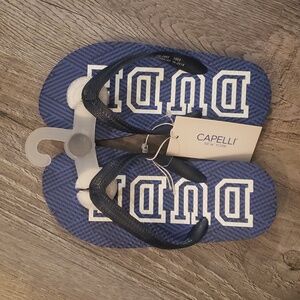 Capelli New York Kids Textured Flip Flops